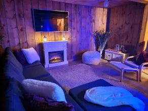 Farm style cozy cottage with hot tub - Image 3