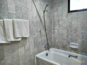 Top Luxury CBD 215sqm Free wifi+pool - Image 3