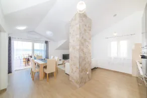 Apartment with sea view - Image 5