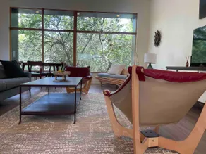Dream Location! Modern/Steps to River/Dog Friendly - Image 4