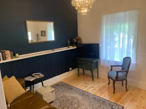CBD Boutique Cottage - Image 3