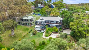 Yarabin - Luxury Home With Ocean Views - Sleeps 12 - Image 3