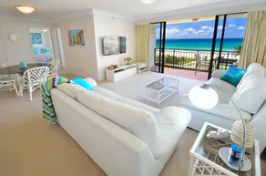 Blue Ocean Apartment - Image 2