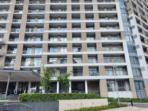 Luxurious Furnished studio in Menlyn Maine - Image 2