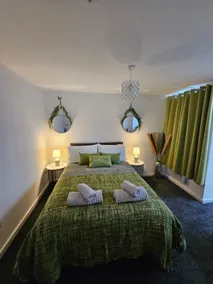 Luxury Studio Stevenage - Image 3