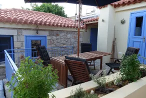 An olive tree, a Lemon tree and a house - Image 4