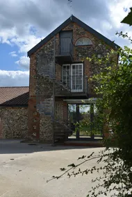 Wonderful 4-bed 1850s Suffolk cottage - Image 2