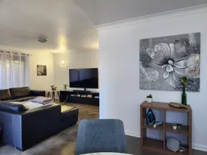 Newly Renovated Cosy Hideaway with Spacious Yard - Image 4