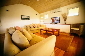 E. Elegant Penthouse - 2 Bedrooms - Image 3