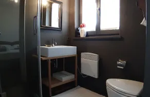 IRIS TOP 3 DESIGN APARTMENT - Image 5