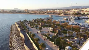Beachfront apartment in the Golden Triangle - Image 5