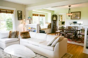 CHARMING SUN-FILLED CRAFTSMAN VIEW HOME IN TACOMA! - Image 3