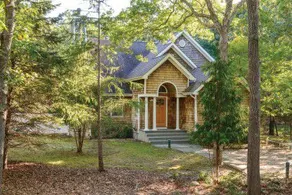 Explore the Water & Woods at a Relaxing Retreat - Image 2