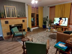 Mid-Century Modern Home - Image 2