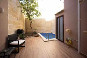 Lovely-Townhouse/Tarxien - Image 3