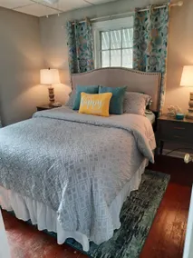 Cozy 2 bed brick bungalow mins from downtown - Image 2
