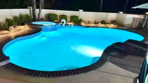 Luxury home with pool & Jacuzzi - Image 4