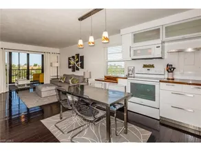 Newly renovated and beautiful condominium - Image 3