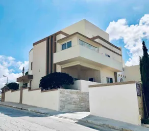 Modern Luxury villa in St. Julians - Image 2