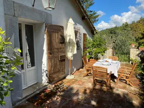 Tuscan cottages in an ancient villa with a garden - Image 3