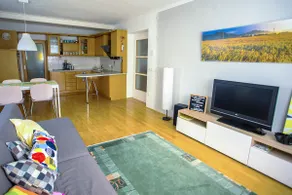 Golden Fields 2 BR Apt close to airport & Alps - Image 2