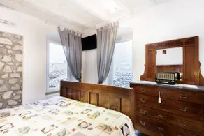 Fully-equipped and Modern Three-room Apartment Overlooking the Lake - Image 4