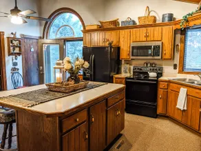Rustic Acres Cabin & Springs - Image 4