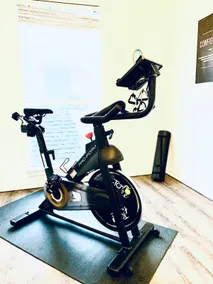 ❤️ of Midtown + Cycle Room| Sleeps 6 | Remote Space - Image 4