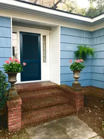 The Blue Cottage in the historic district - Image 3
