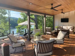 2-acre lakefront home with carriage house - Image 3