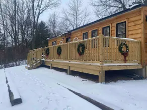Entire 3br Cabin on River w/kayaks, SUPS & Sauna - Image 4