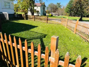 Cozy & cheerful two bedroom house w fenced in area - Image 5