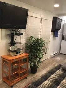 Private Apt with backyard - Image 4