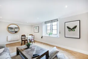 Quiet modern flat in historic priory, garden views - Image 3