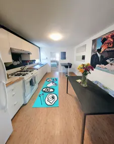 Entire Cozy Apartment Studio in Hip Neighborhood - Image 2