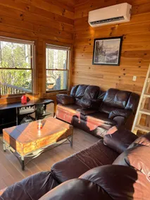 Misty Ridge, Pet Friendly Log Cabin close to Town! - Image 5