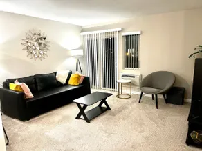 Spacious 1 bedroom condo w amenities close to SDSU - Image 3