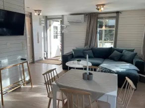 Cozy cabin, neighbour to lake & national park - Image 2