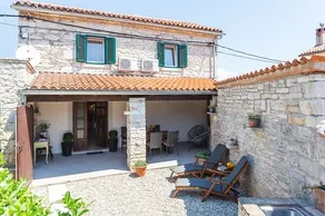Aurora House Perfect vacation with a sea view - Image 2