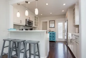 3 BDRM. Walkable & Charming. Great location! - Image 4