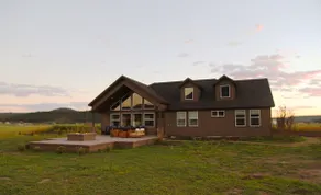 Modern Mountain Getaway - Image 2