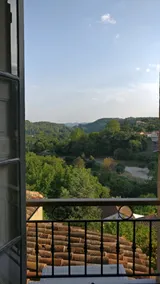 An apartment with art - Image 2