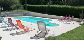 Cottage in the heart of nature with animals and a pool - Image 2