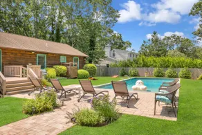 Hamptons • Lincoln Log Getaway • Heated Pool - Image 4