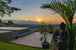 Villa Loulaki at the Sumberkima Hill retreat - Image 3