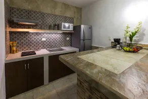 Studio with shared pool, WiFi+, Netflix! - Image 5