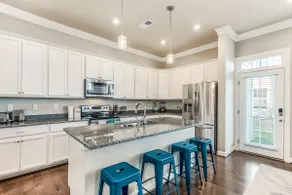 Family-Friendly 4BR Home •2 Living Rooms •Sleeps 8 - Image 2