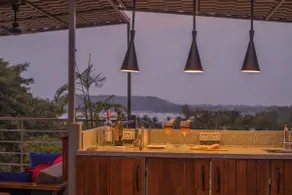 SEA VIEW DUPLEX APT with PVT JACUZZI & STEAM ROOM - Image 3