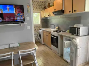 Independent apartment, Black Lime - Image 4