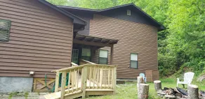 Spacious, Secluded Lake Retreat, Hot Tub Getaway - Image 3